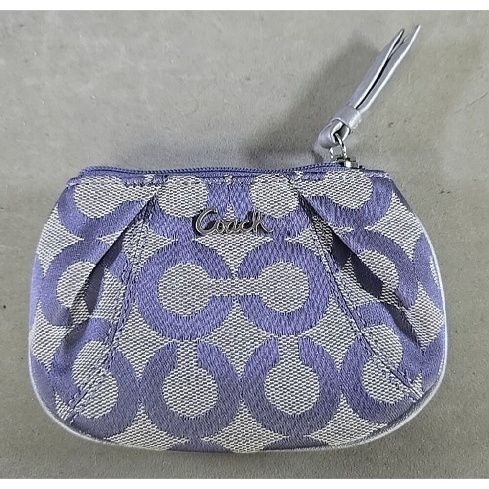 Coach Logo Top Zip Change Purse with Key Clasp Lavendar